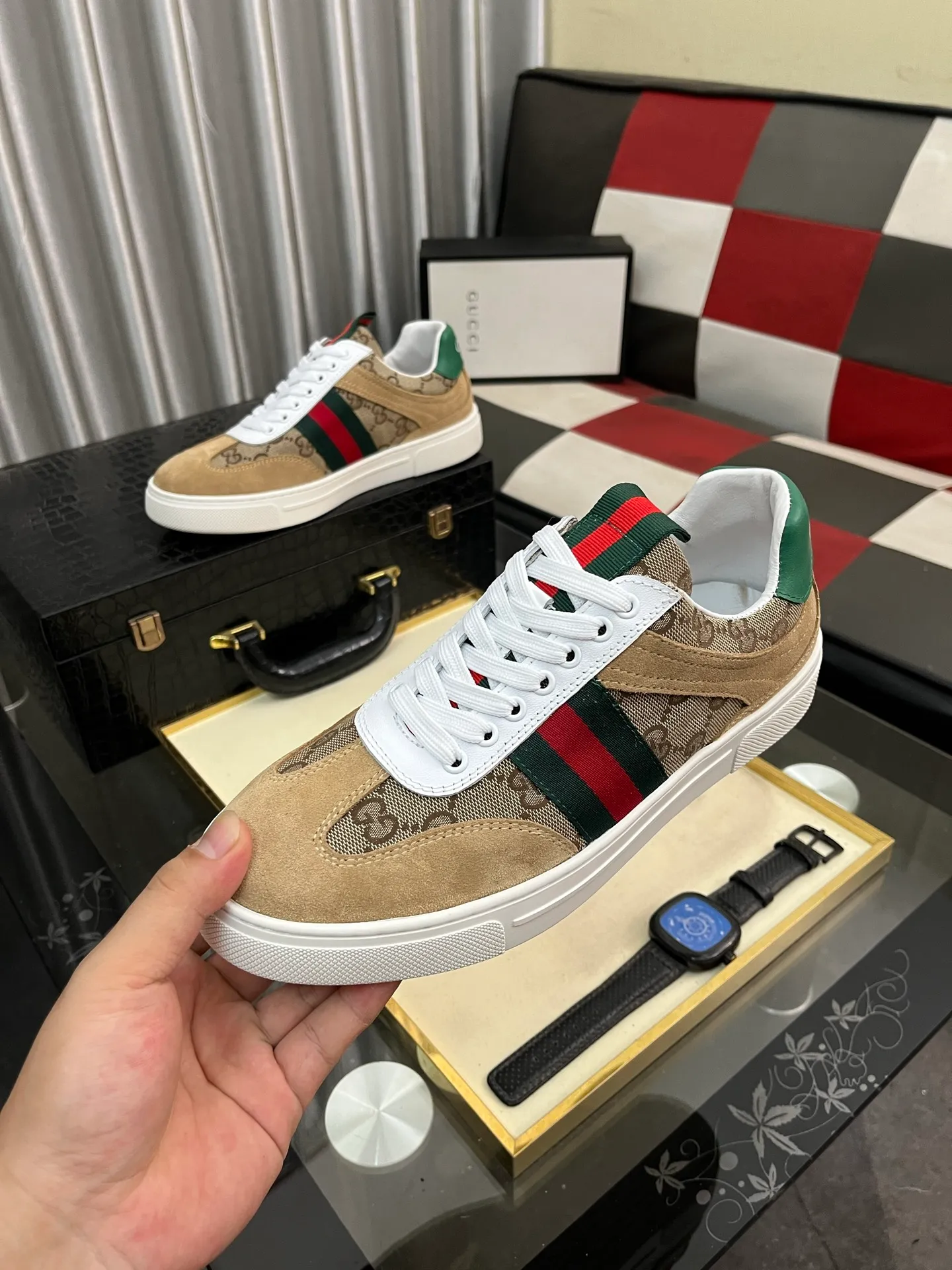 Men's Men's Shoes 💰440 ⌚️⌚️[GUCCI] Gucci men's casual shoes are absolutely popular 🔥The ultimate matching item for trendy men! The charm of super texture is irresistible, the main recommendation, the flower leather color is bright! The upper is made of high-quality brand printed fabric with cowhide, breathable leather lining and wear-resistant rubber sole, noble and elegant! Extremely comfortable🎁🎁You can be as handsome as you want💪 Available in sizes 38-44 and 5️⃣colors